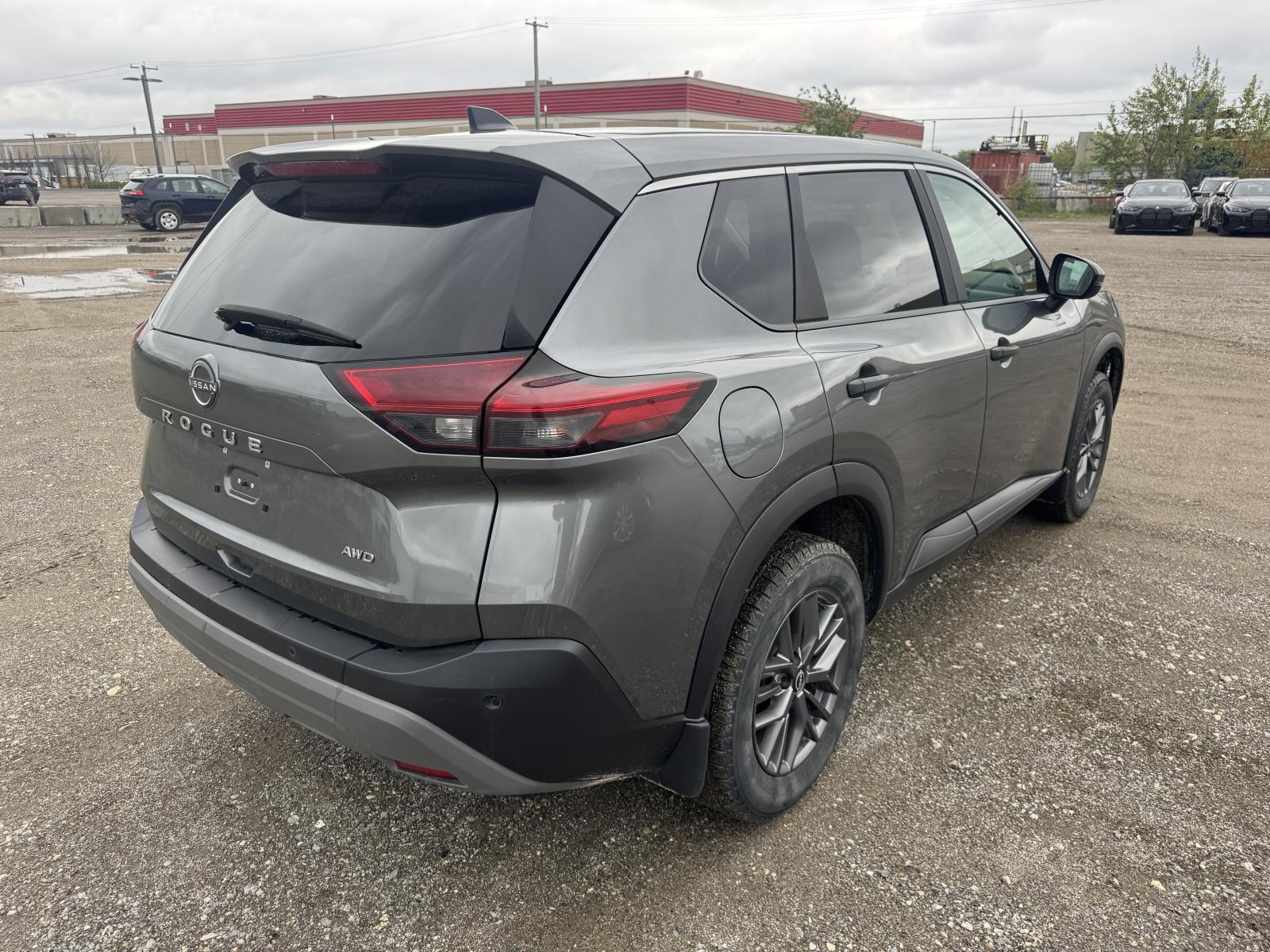 Nissan Rogue S 2023 — photo 4