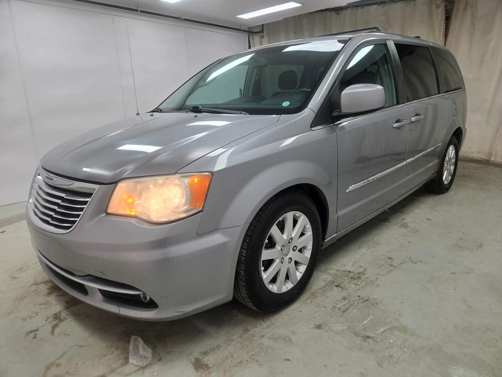 Chrysler Town & Country Touring 2013