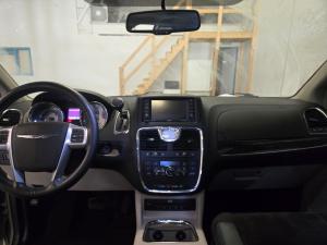Miniature 12 Chrysler Town &amp; Country Touring 2013