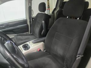 Miniature 16 Chrysler Town &amp; Country Touring 2013