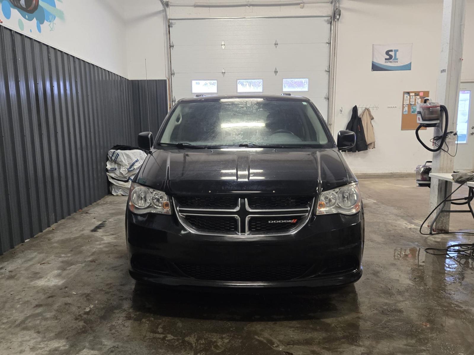 Dodge Grand Caravan SE 2012 — photo 2