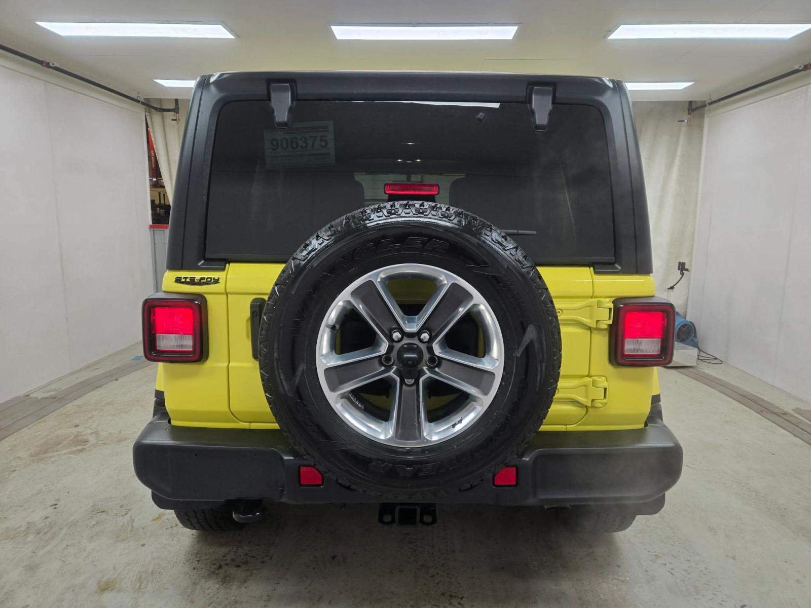Jeep Wrangler Sahara 2023 — photo 5