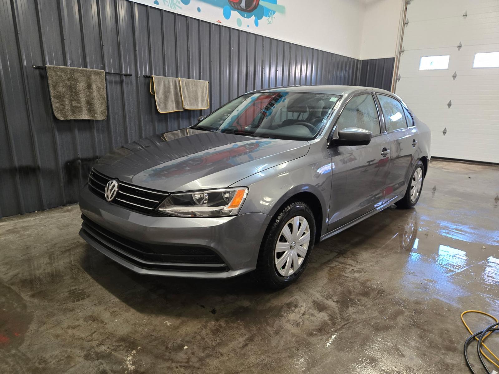 Volkswagen Jetta Trendline + 2017