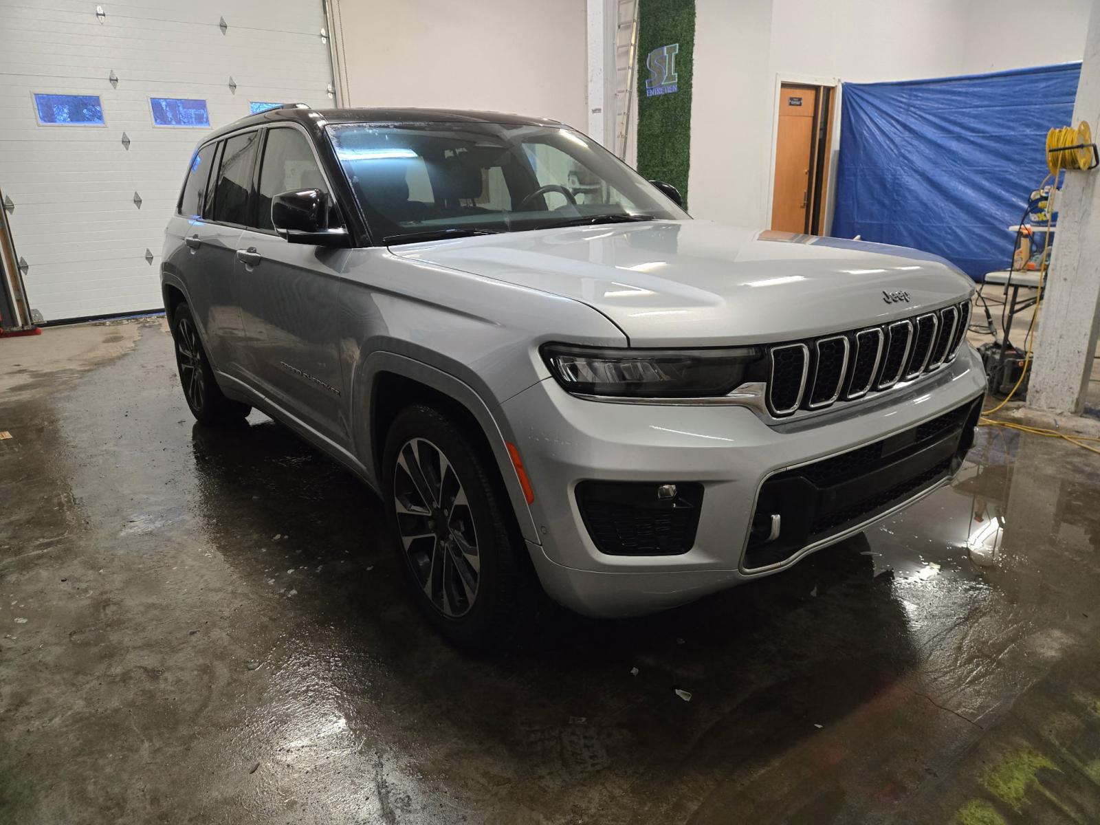 Jeep Grand Cherokee Overland 2022 — photo 3