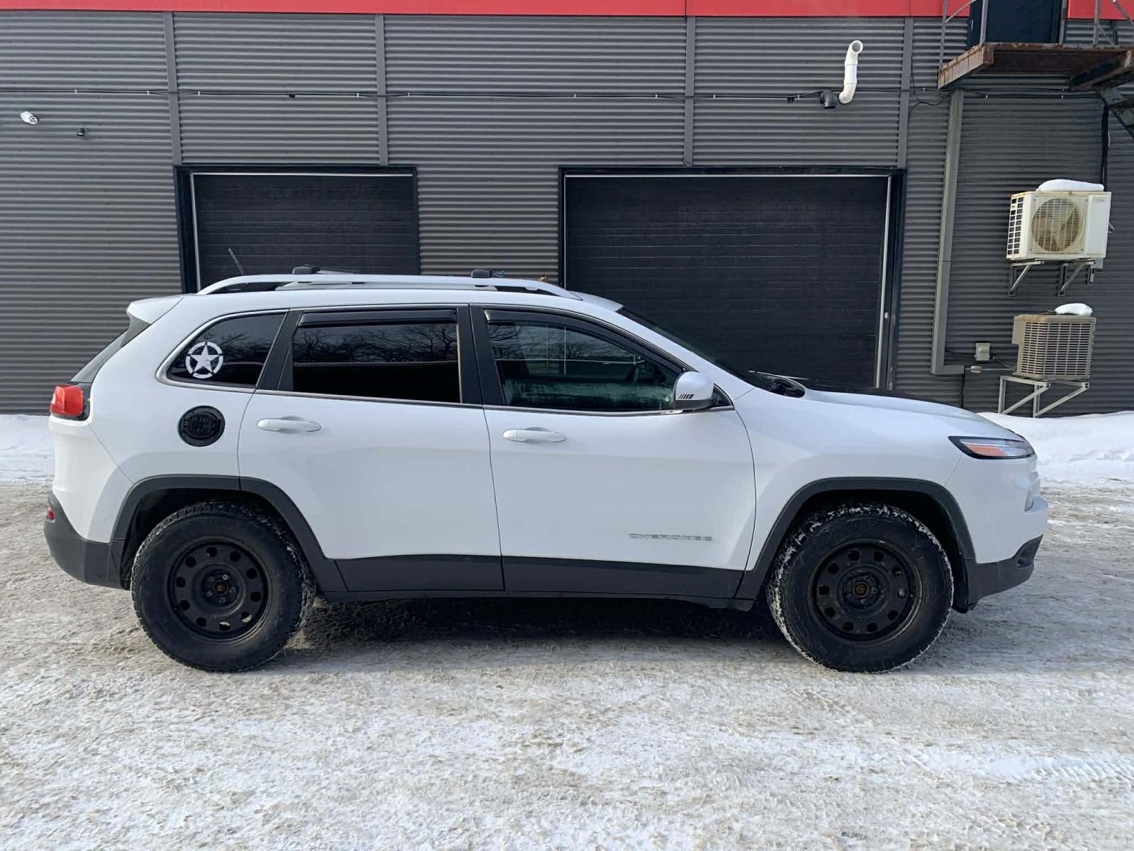 Jeep Cherokee North 2014 — photo 6