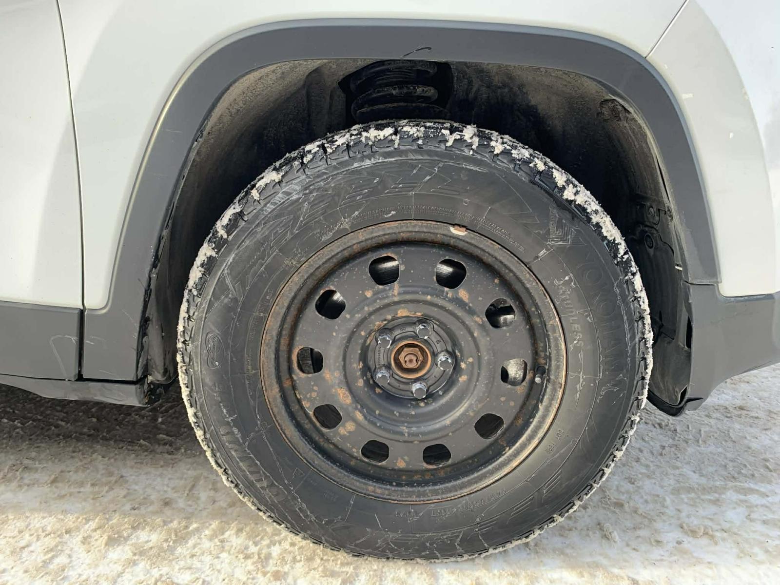 Jeep Cherokee North 2014 — photo 8