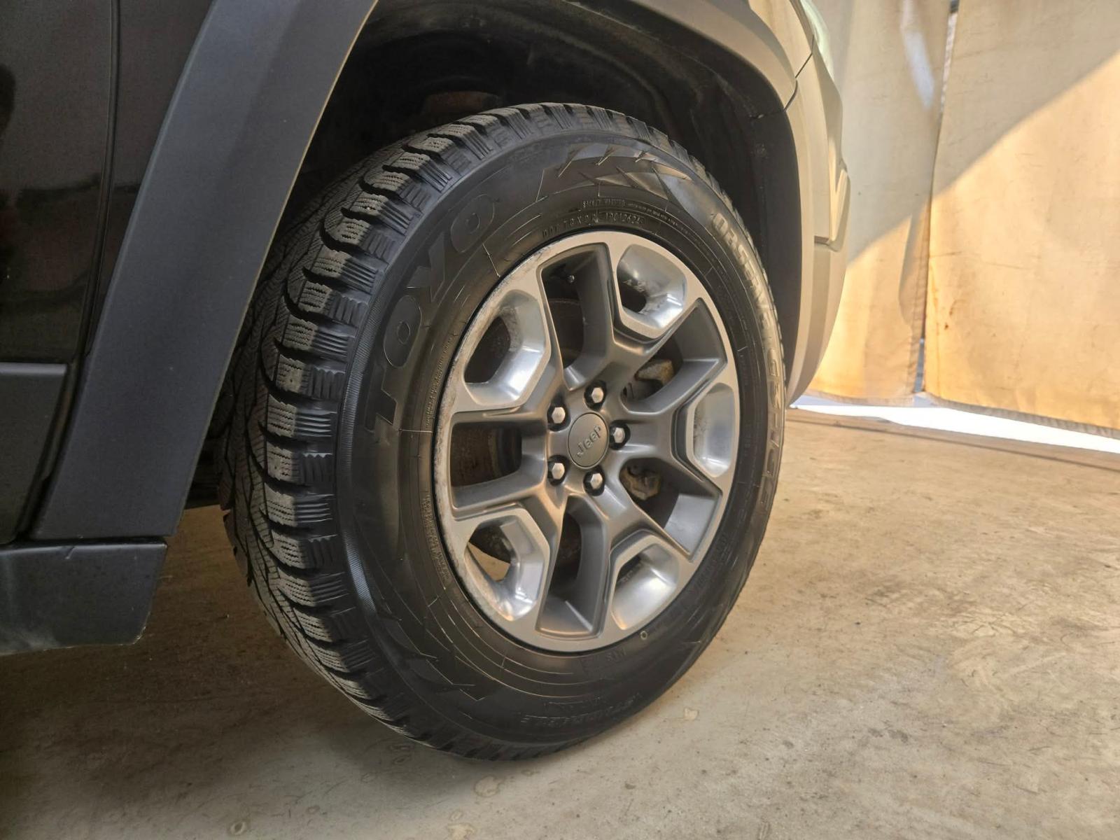 Jeep Cherokee Trailhawk 2019 — photo 8