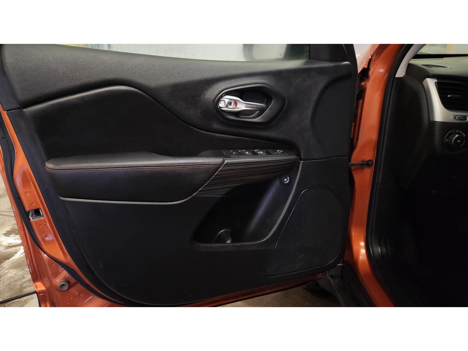 Jeep Cherokee Trailhawk 2015 — photo 8