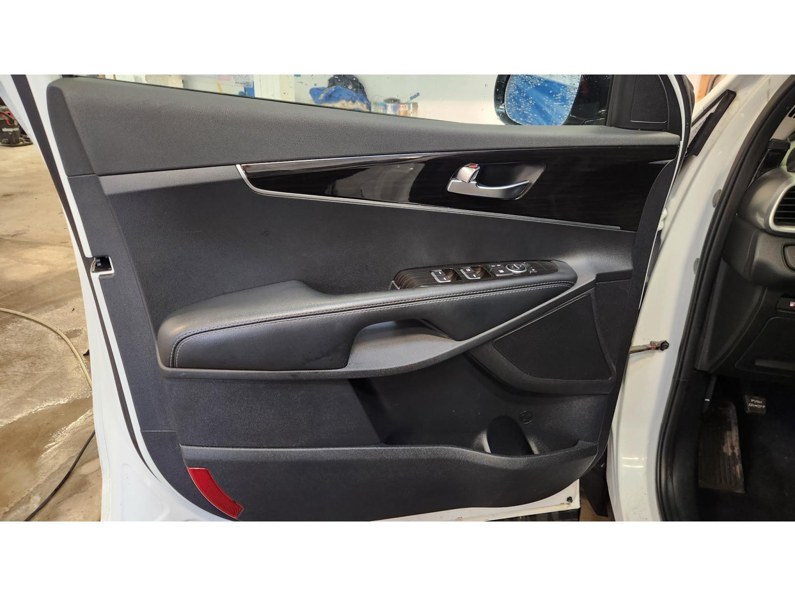 Kia Sorento LX 2020 — photo 8