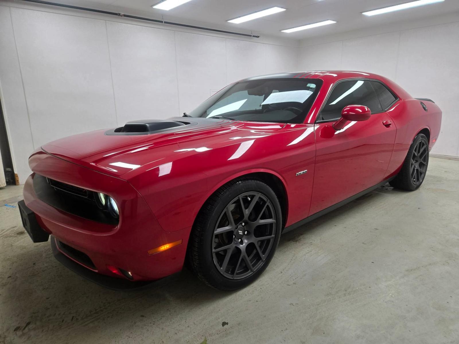 2017 Dodge Challenger R/T Shaker RWD