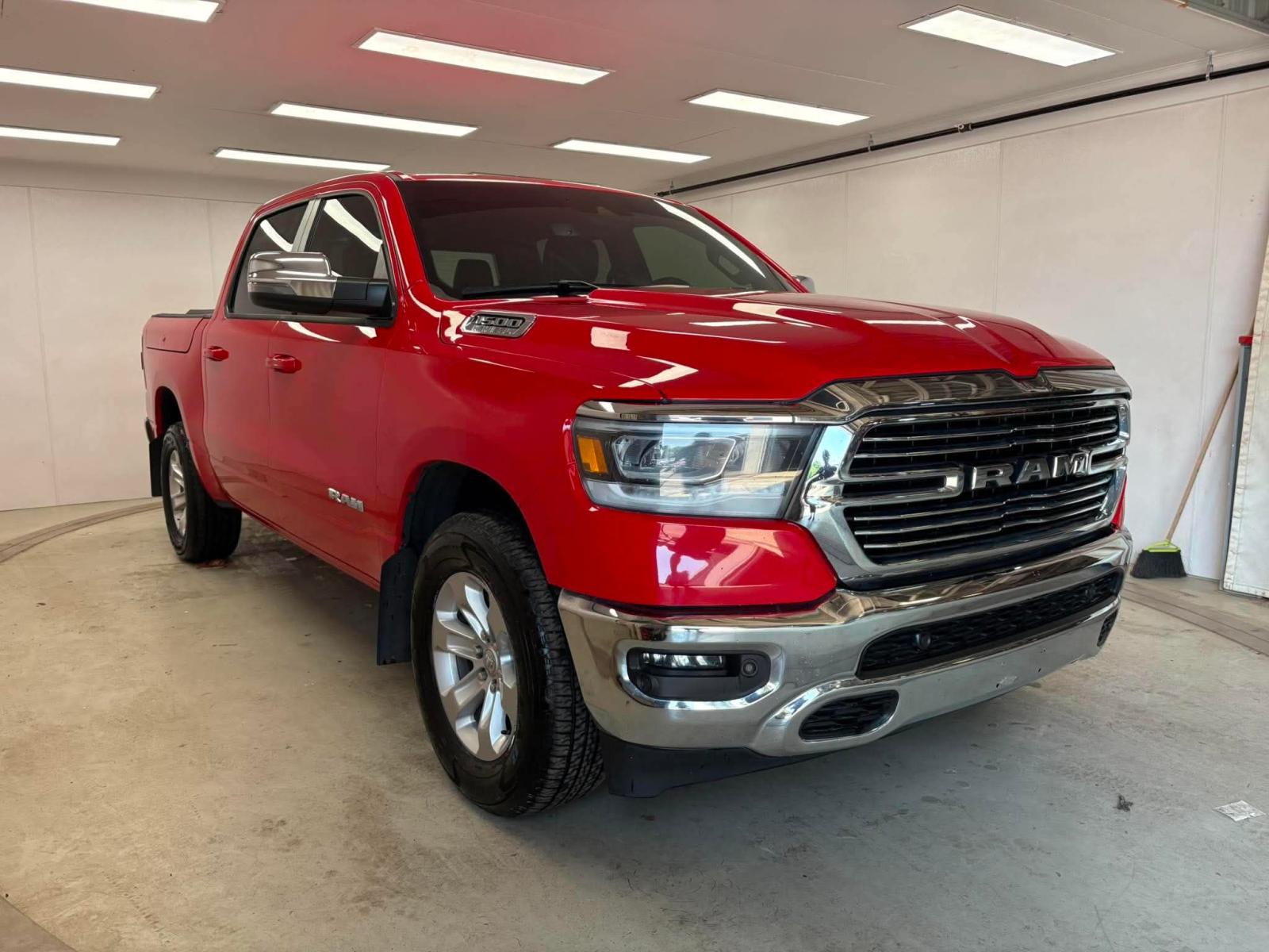 RAM 1500 Laramie 2023 — photo 2