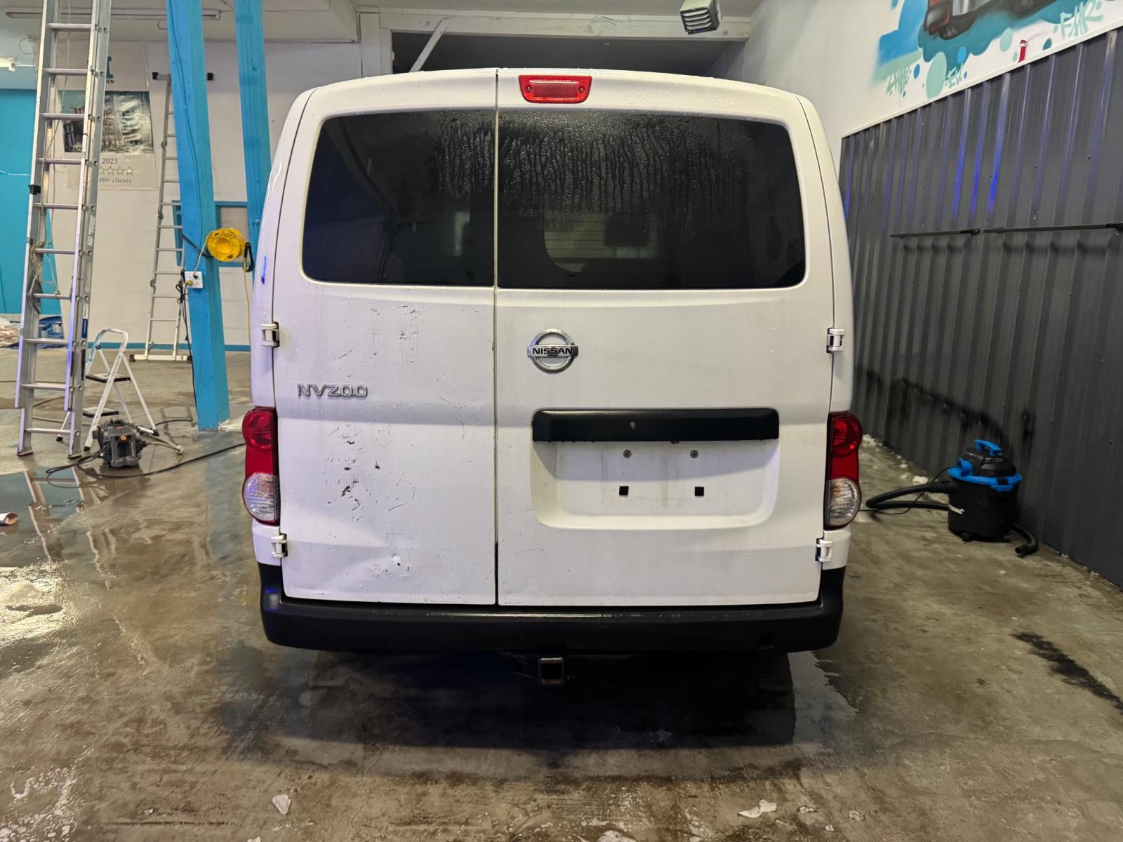 Nissan NV SV 2019 — photo 5