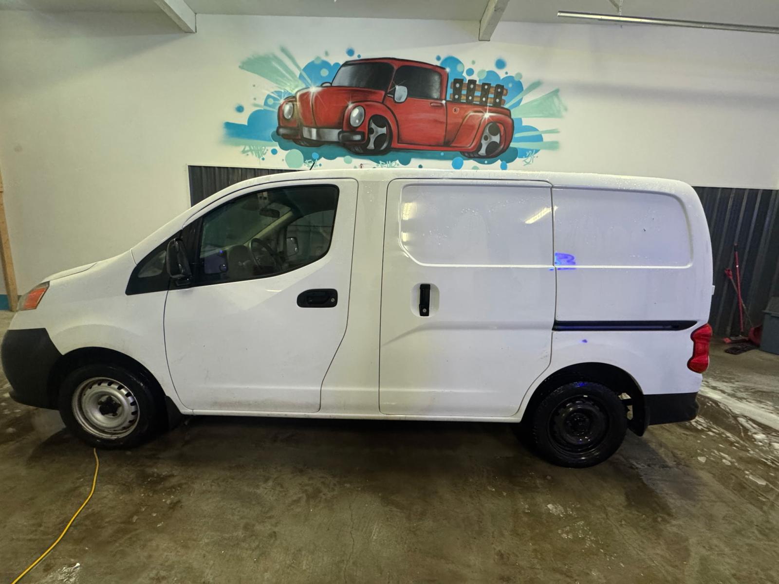 Nissan NV SV 2019 — photo 7