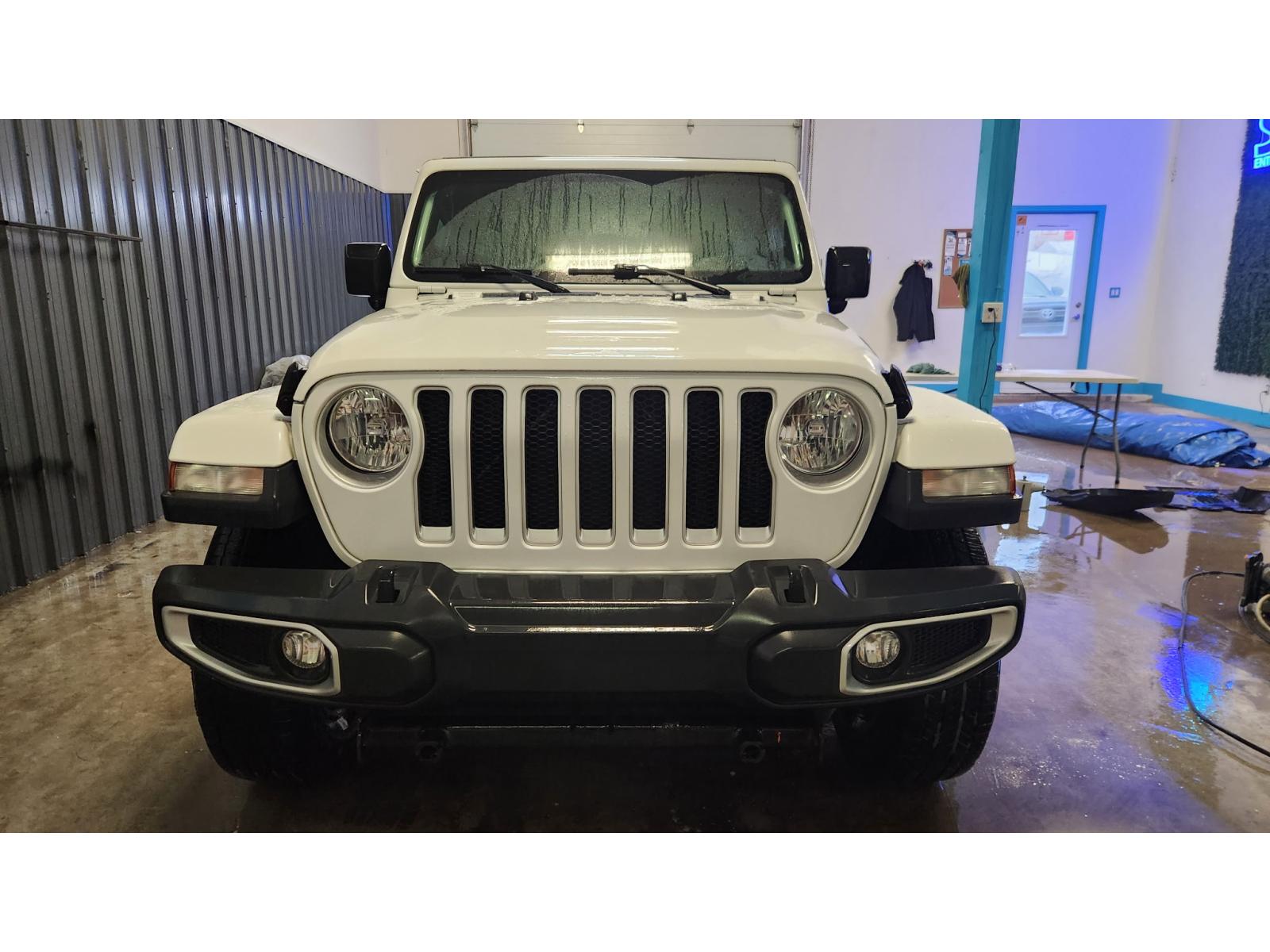 Jeep Wrangler Unlimited Sahara 2018 — photo 2