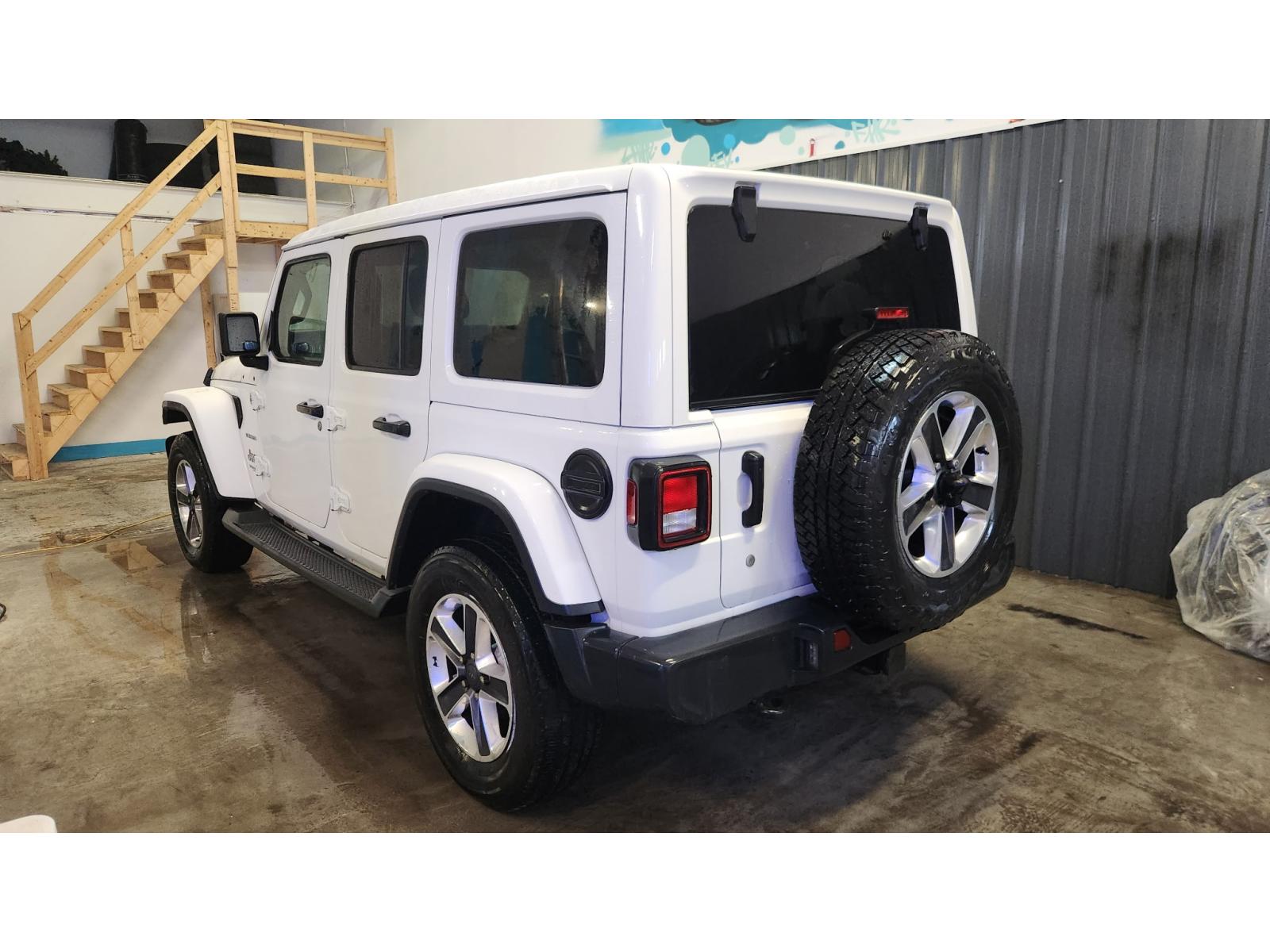 Jeep Wrangler Unlimited Sahara 2018 — photo 6