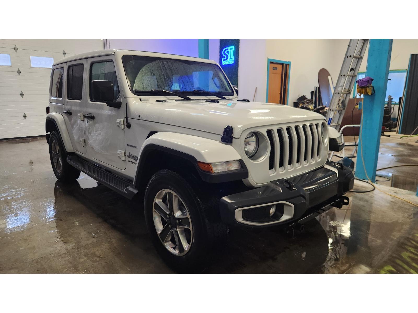 Jeep Wrangler Unlimited Sahara 2018 — photo 3