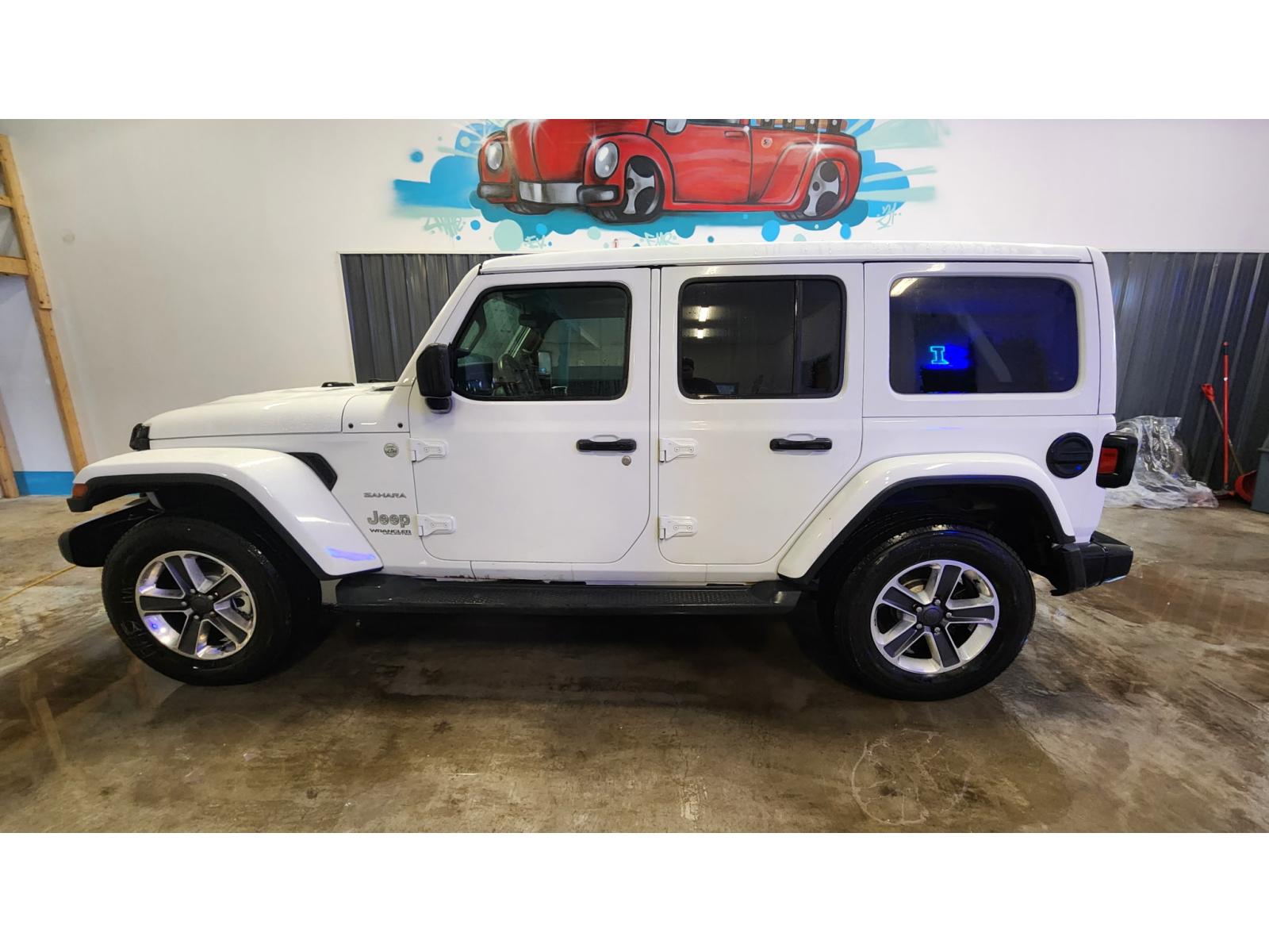 Jeep Wrangler Unlimited Sahara 2018 — photo 7