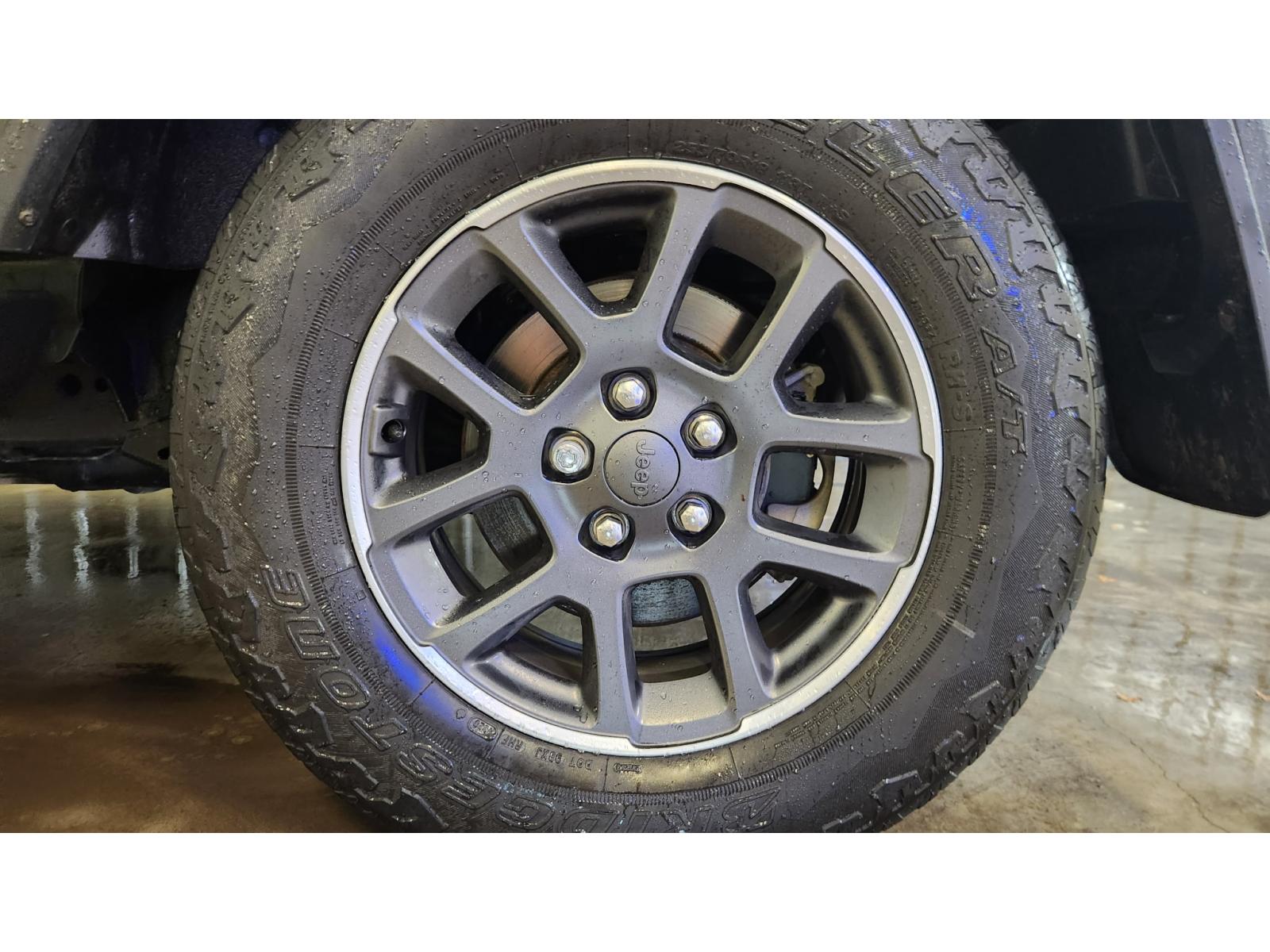 Jeep Wrangler Sport 2021 — photo 8