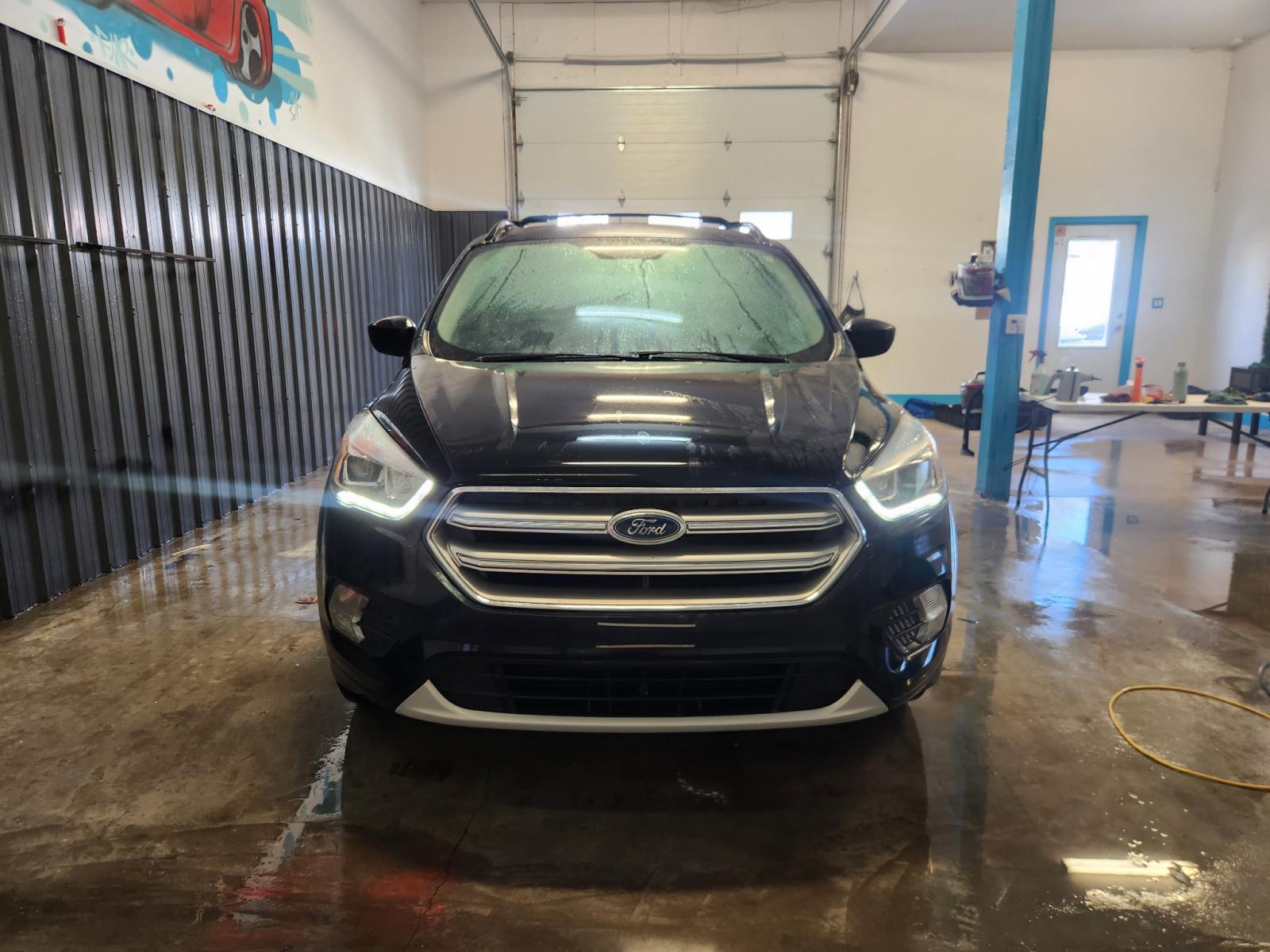 Ford Escape SE 2017 — photo 2
