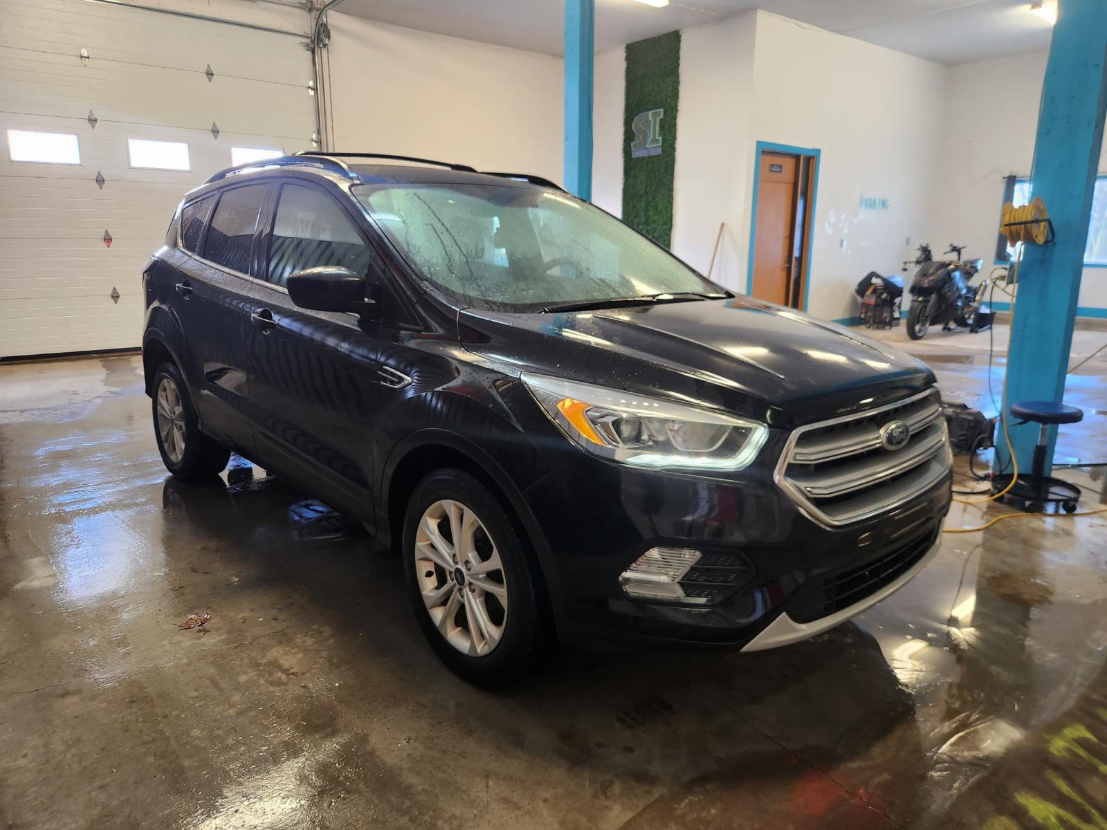 Ford Escape SE 2017 — photo 3