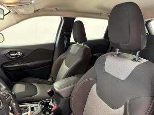 Miniature 9 Jeep Cherokee Sport 2015