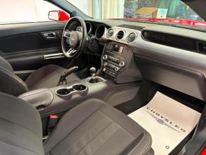 Miniature 10 Ford Mustang GT 2020