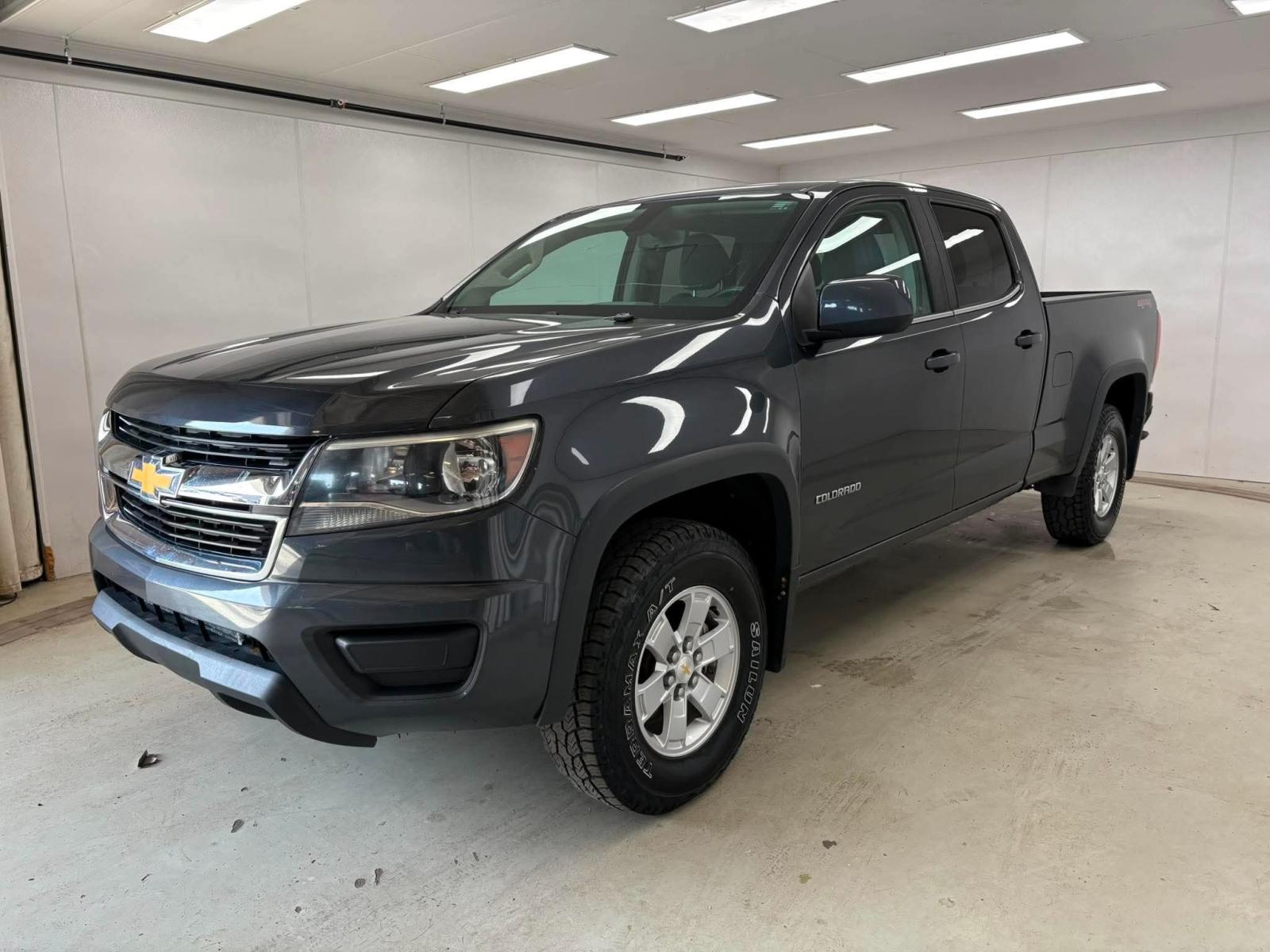 Green 2017 Chevrolet Colorado Work Truck Crew Cab 4WD Pickup Truck Four-Wheel Drive Automatic