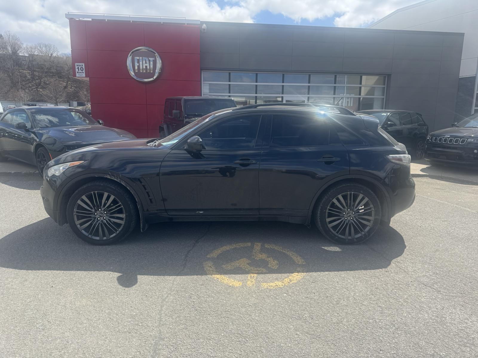 Infiniti QX70 Limited 2017 — photo 2