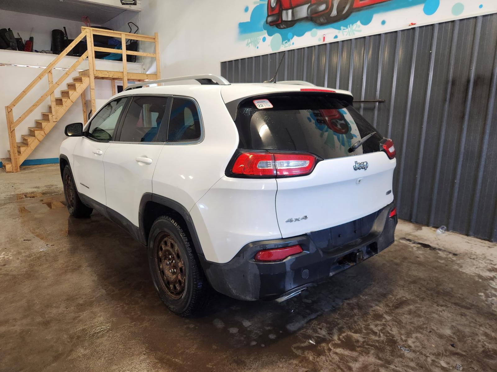 Jeep Cherokee North 2015 — photo 6