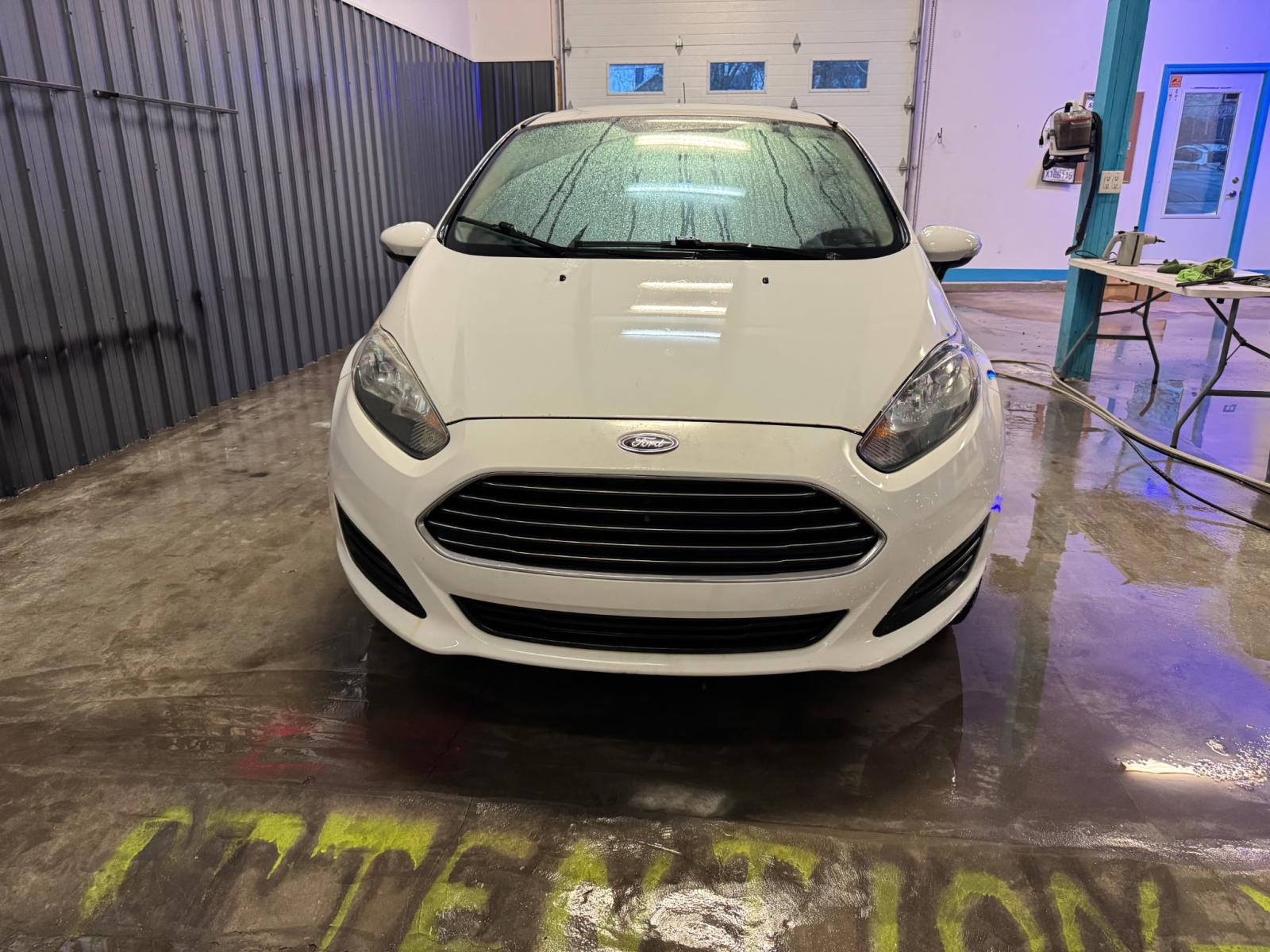Ford Fiesta SE 2014 — photo 2
