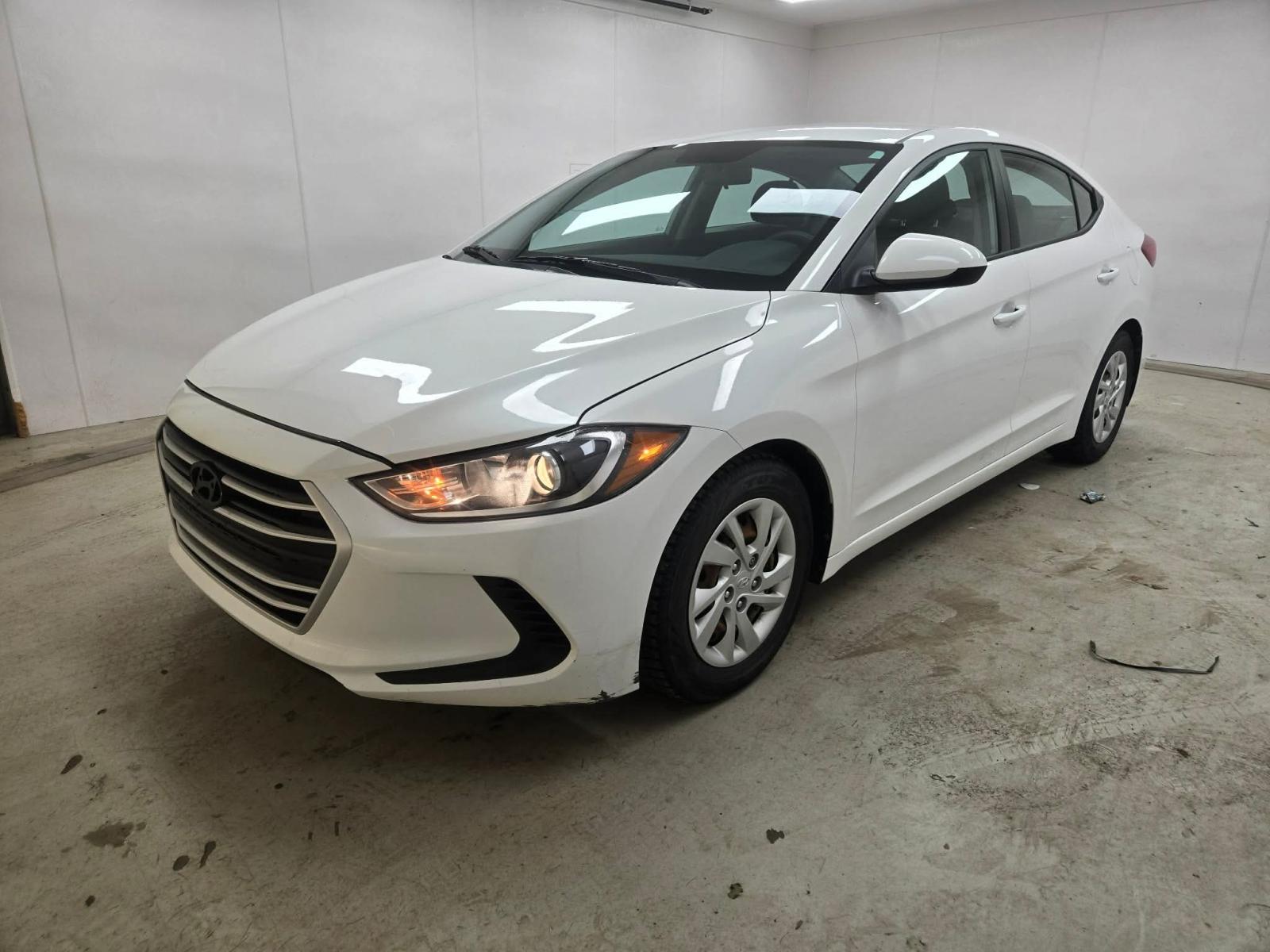 Hyundai Elantra LE 2017