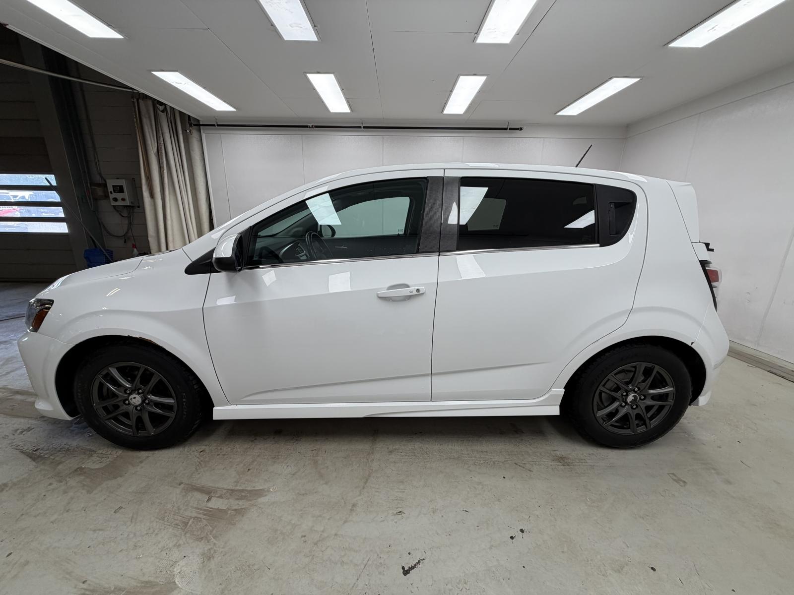 Chevrolet Sonic LTZ 2017 — photo 4