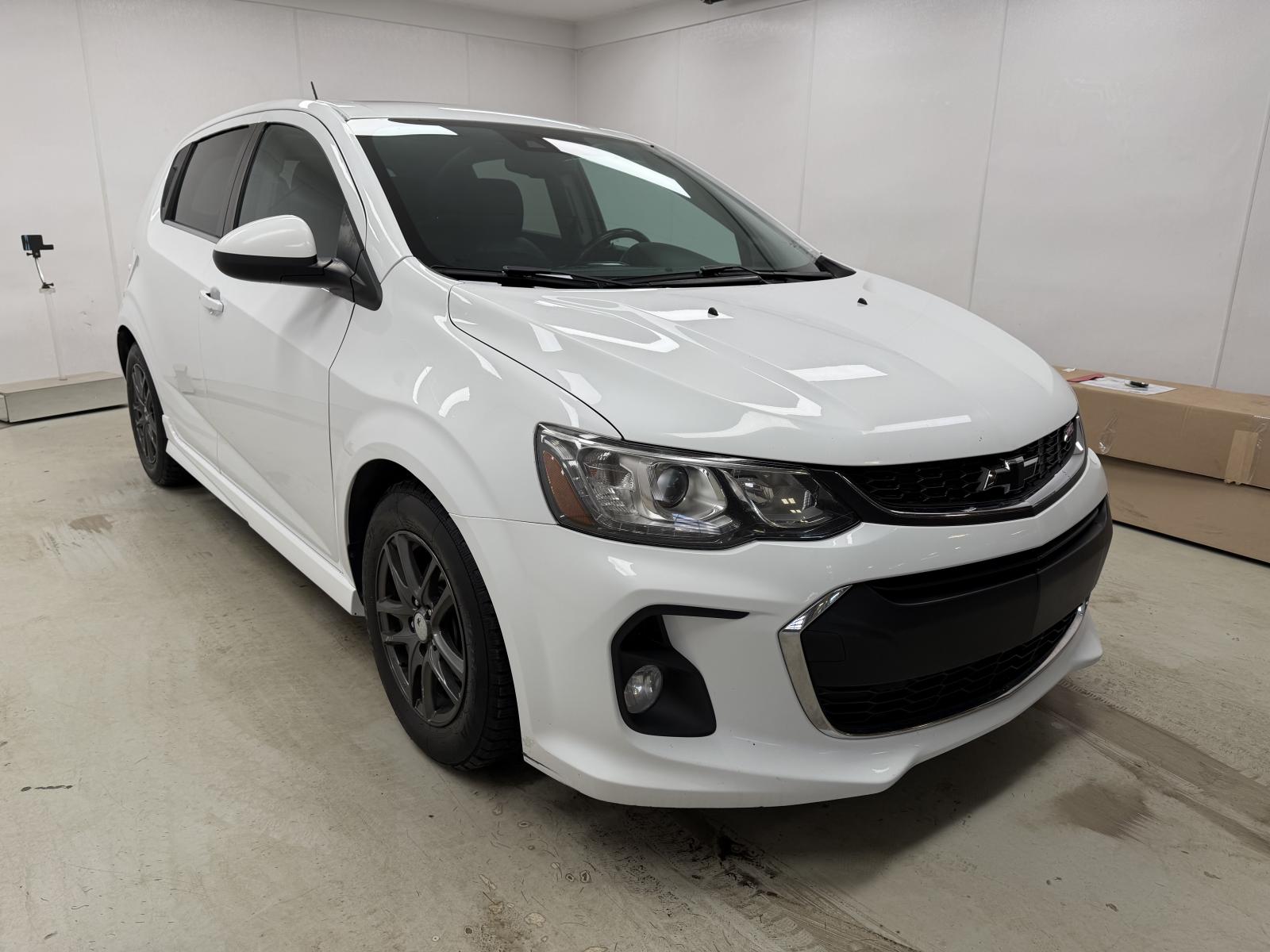 Chevrolet Sonic LTZ 2017 — photo 3