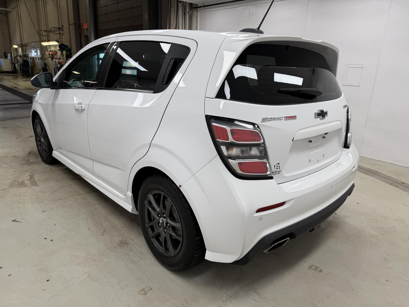 Chevrolet Sonic LTZ 2017 — photo 5