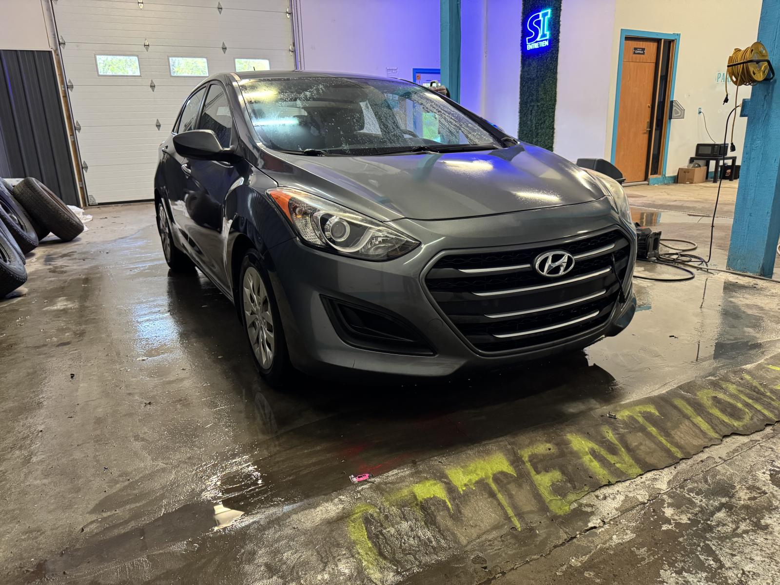 Hyundai Elantra GT GL 2017 — photo 3