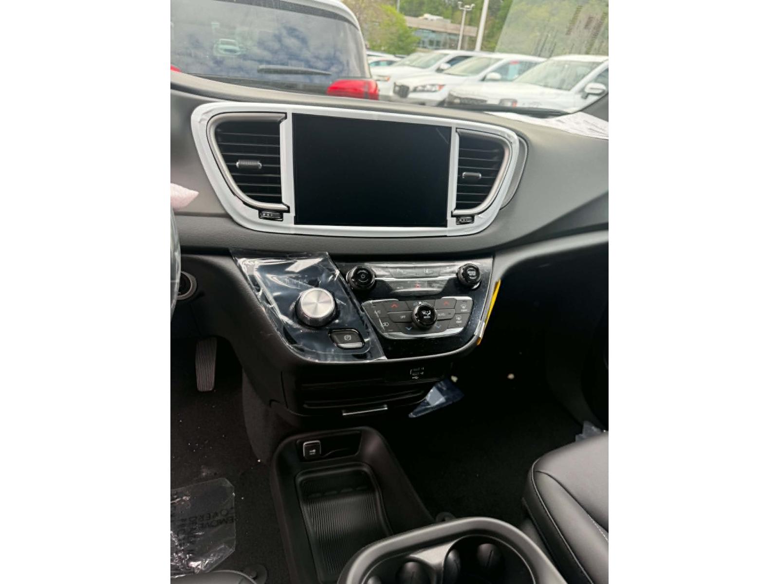 Chrysler Grand Caravan 2027