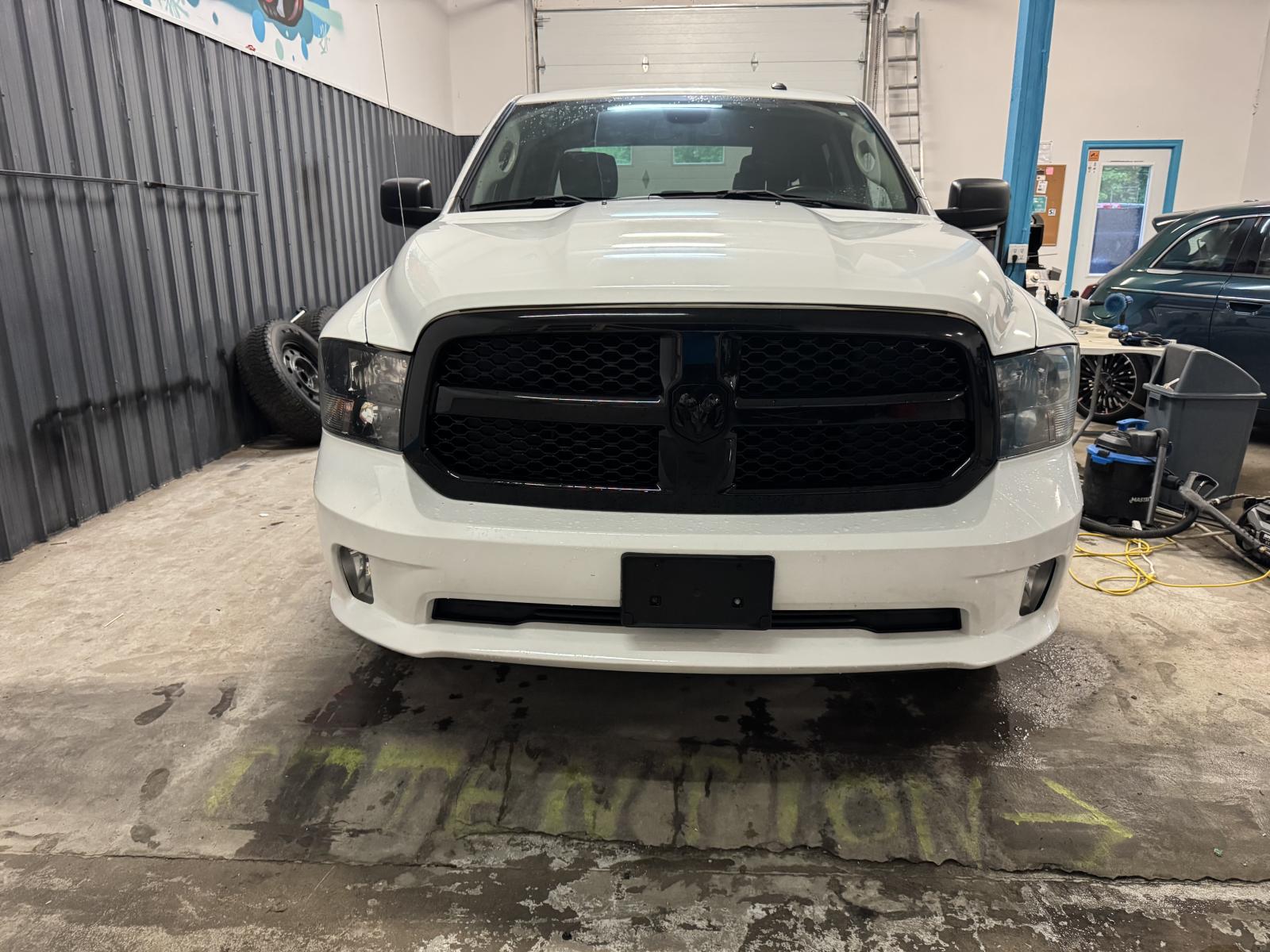 RAM 1500 Classic 1500 Express 2022 — photo 2