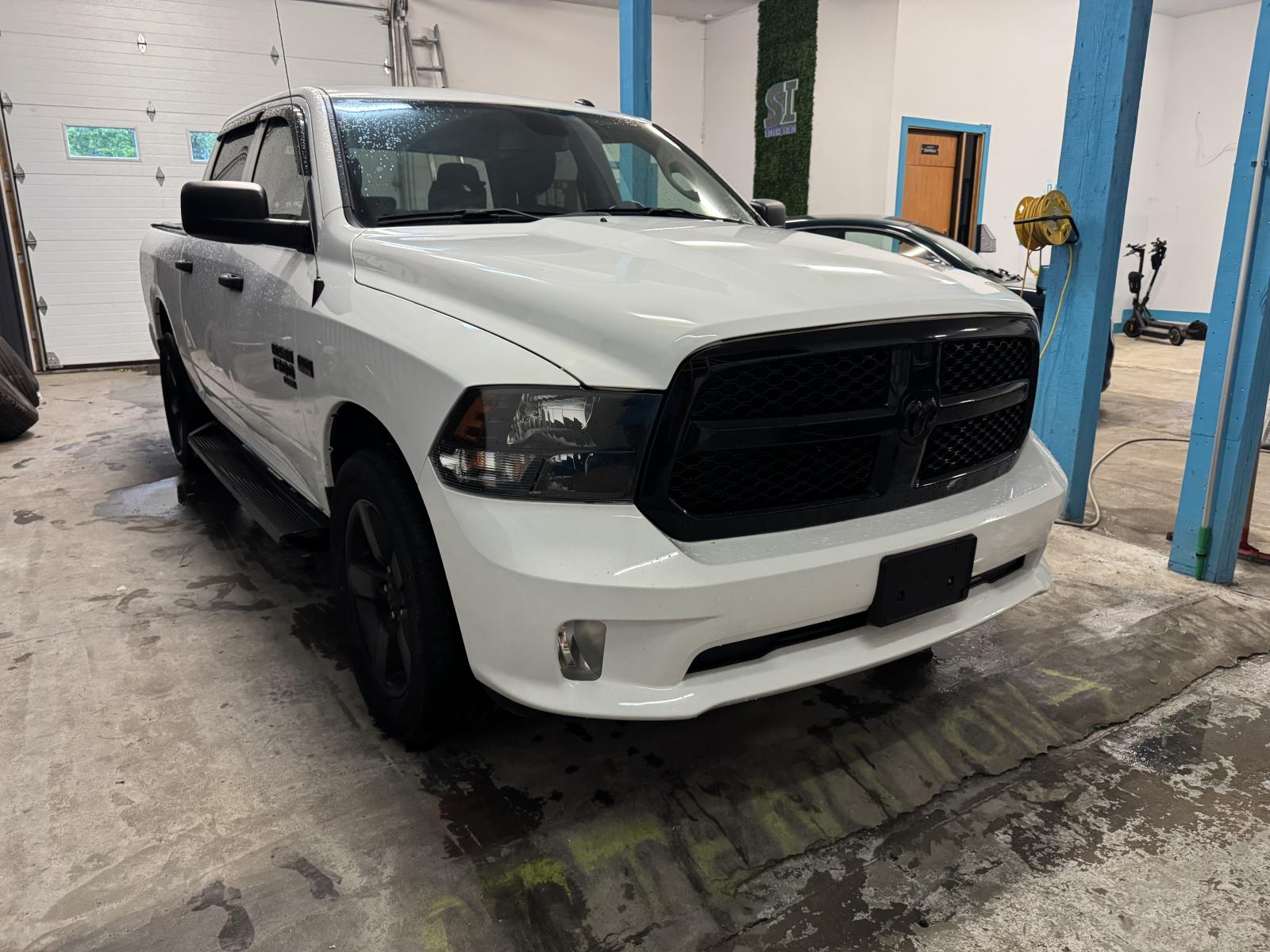 RAM 1500 Classic 1500 Express 2022 — photo 3