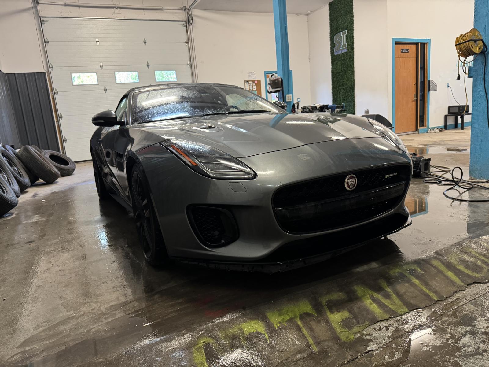 Jaguar F-Type V6 R-Dynamic 2018 — photo 3