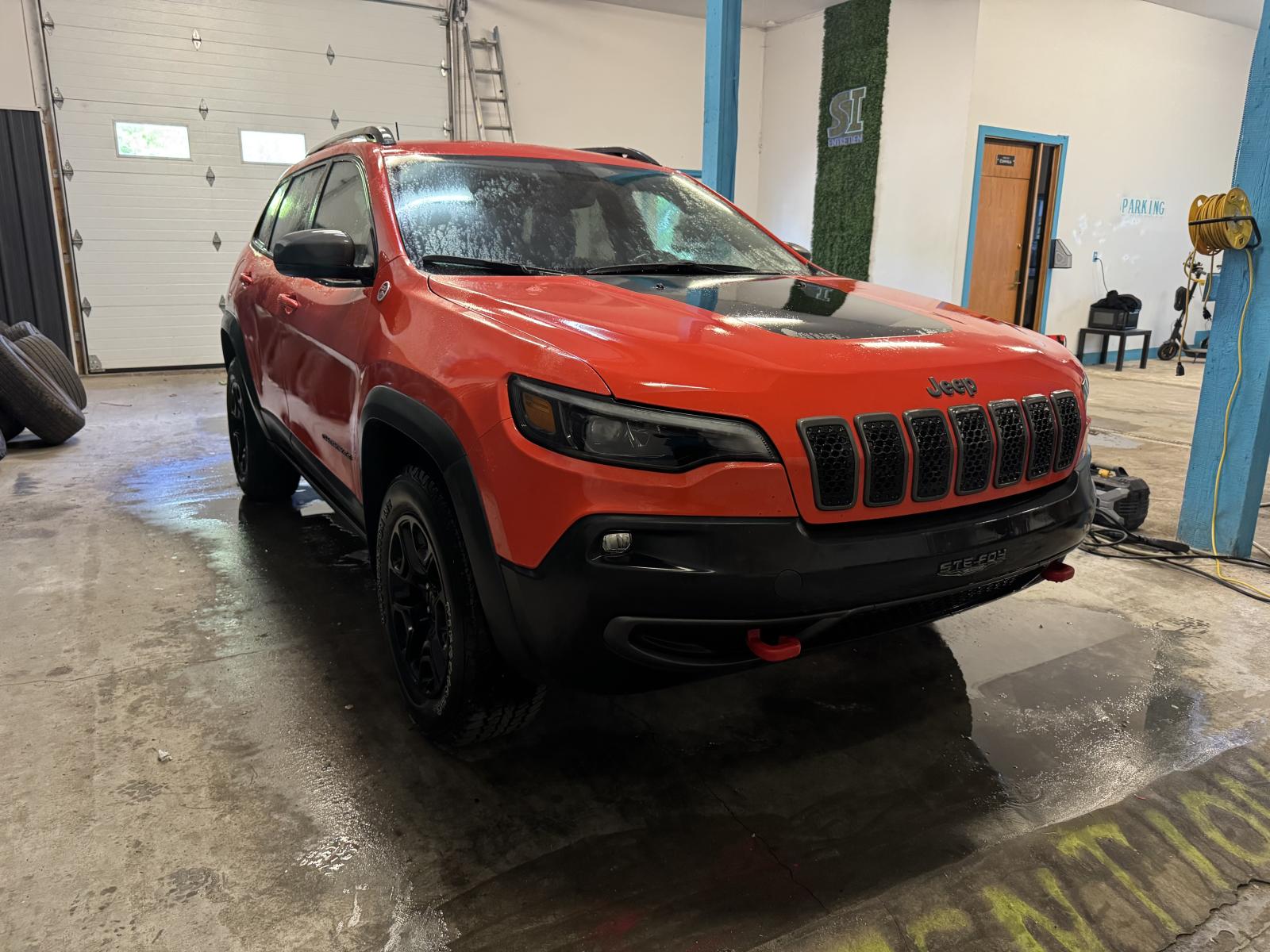 Jeep Cherokee Trailhawk 2021 — photo 3