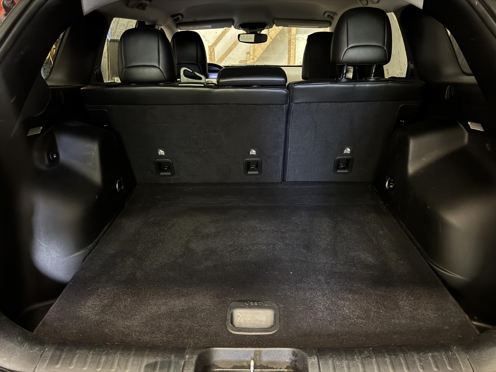 Jeep Cherokee Trailhawk 2021 — photo 8