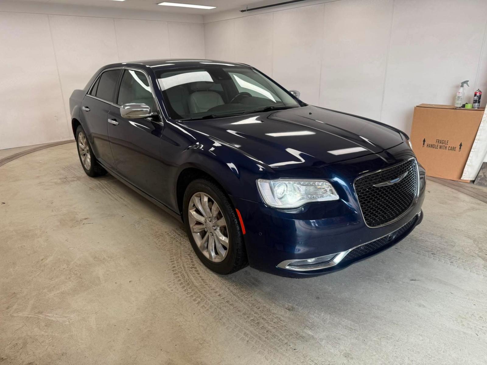 Chrysler 300 C 2017 — photo 3