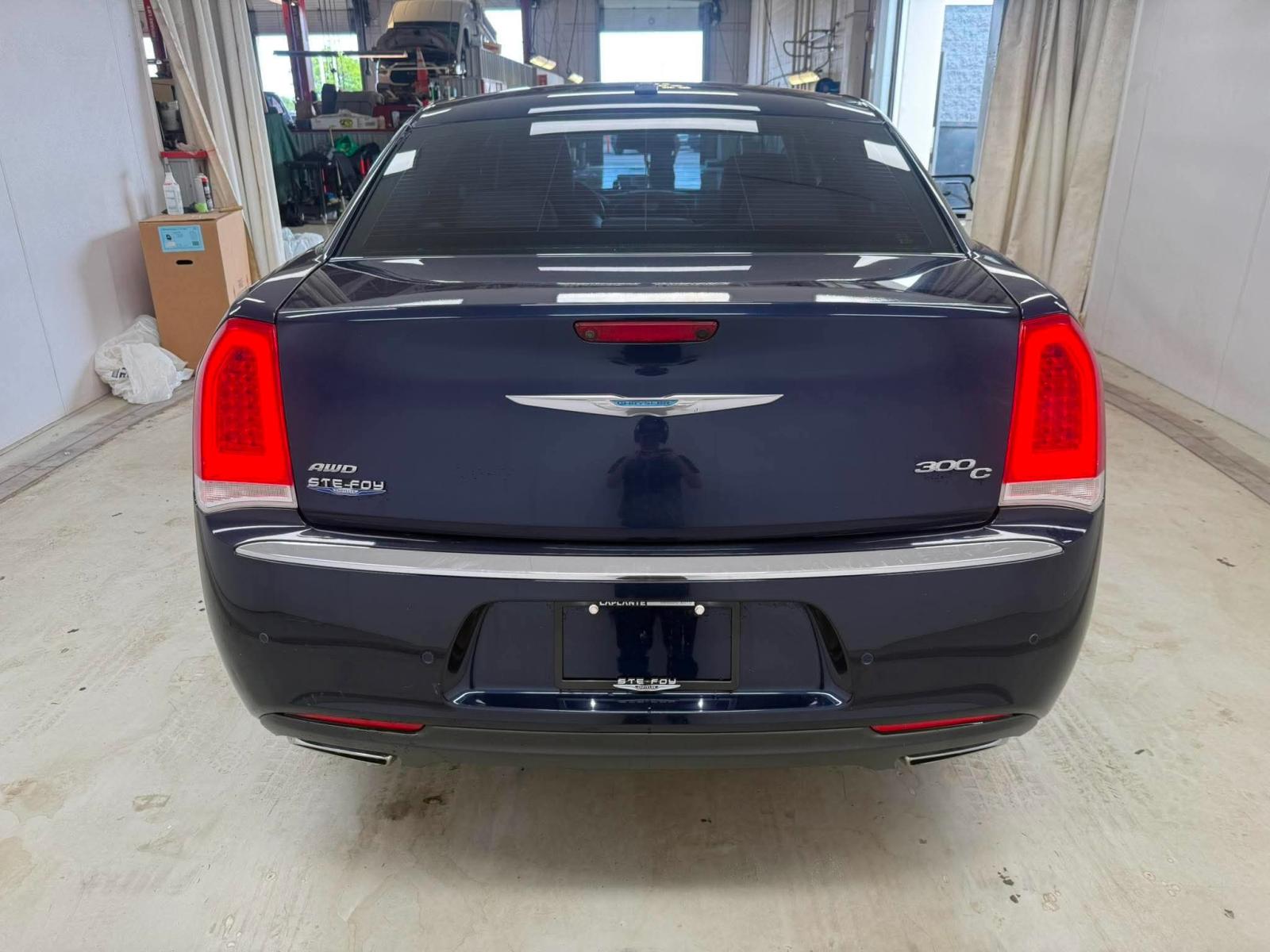 Chrysler 300 C 2017 — photo 5