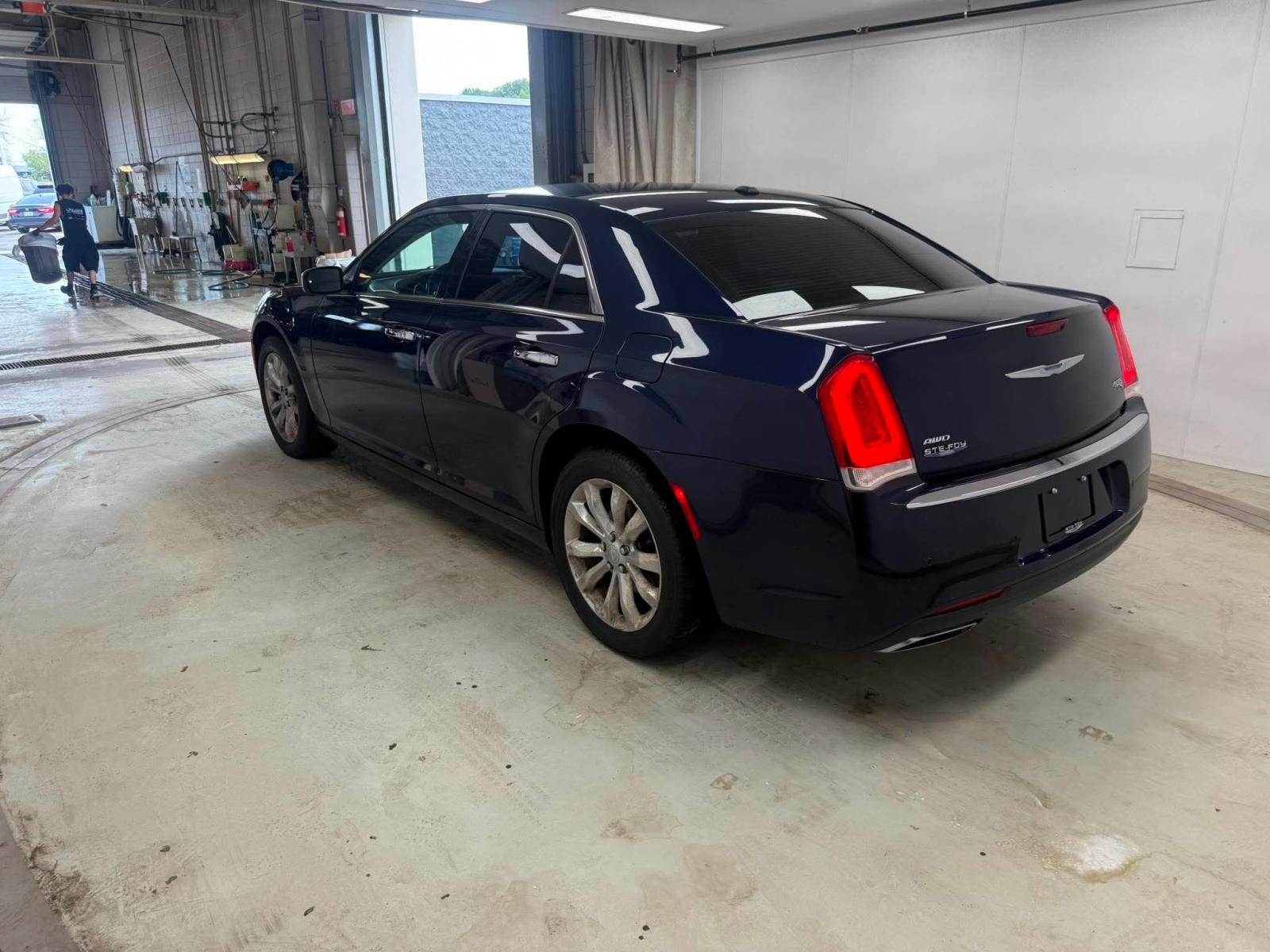 Chrysler 300 C 2017 — photo 4