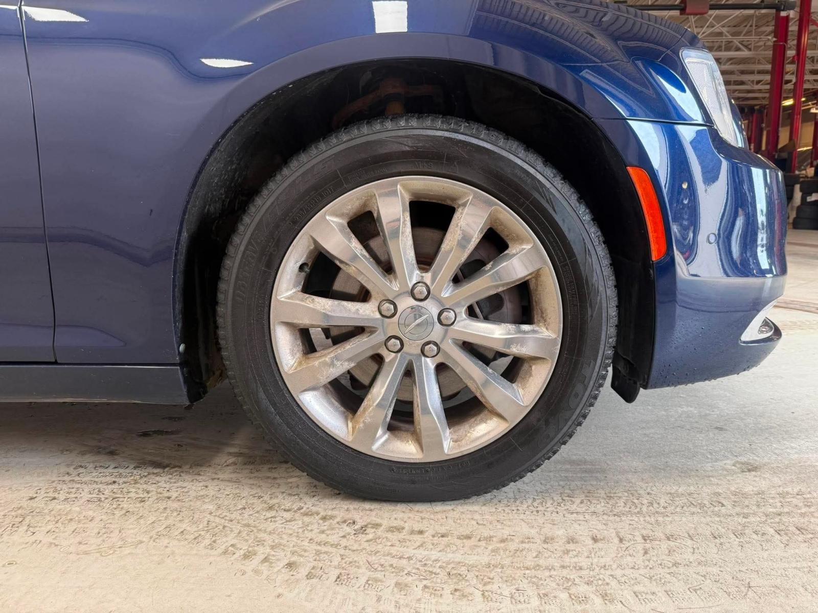 Chrysler 300 C 2017 — photo 7