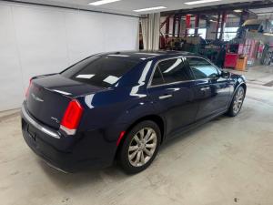 Miniature 6 Chrysler 300 C 2017