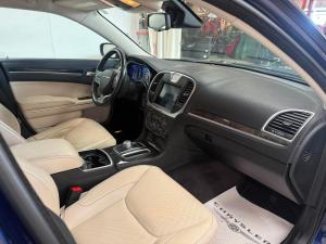 Miniature 10 Chrysler 300 C 2017