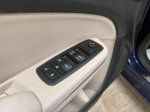 Miniature 12 Chrysler 300 C 2017