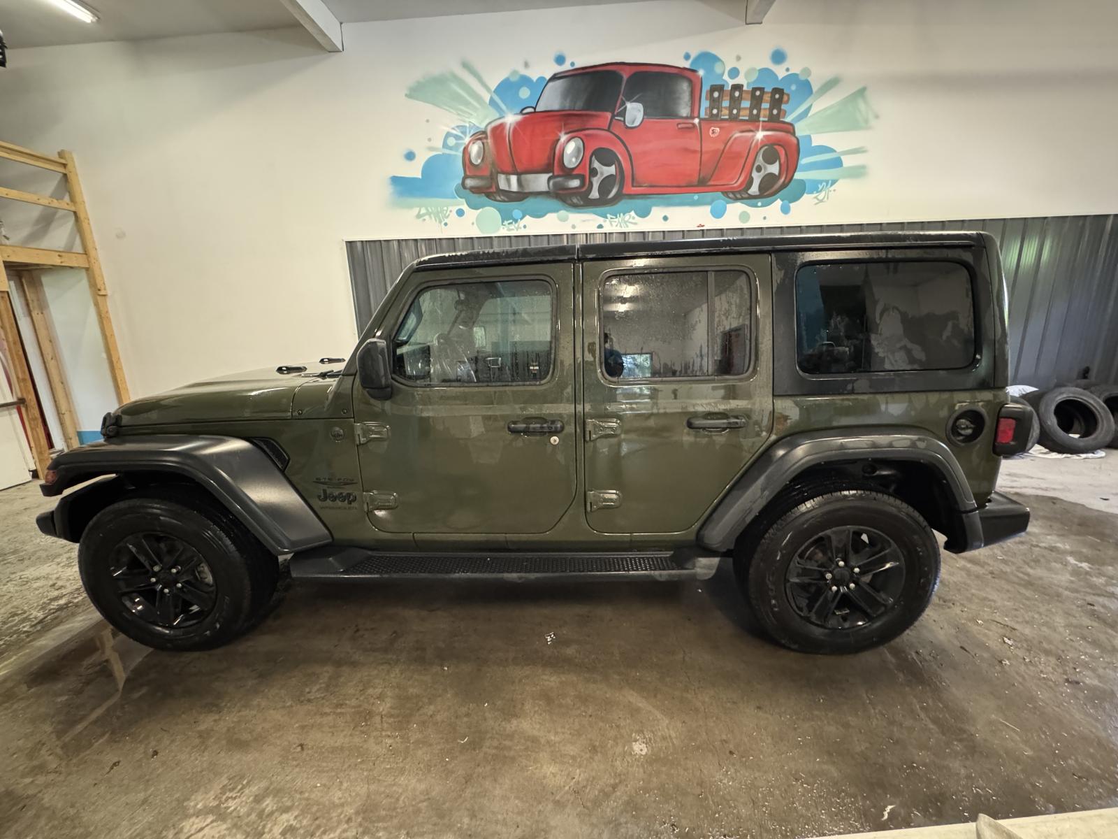 Jeep Wrangler Ultd Sport Altitude 2023 — photo 7