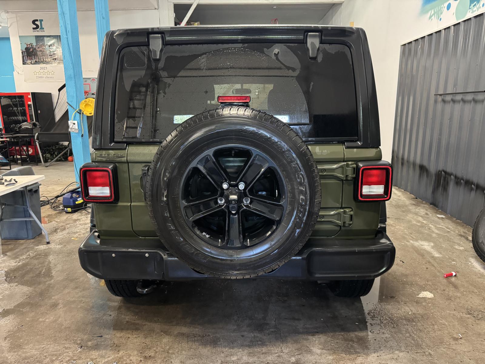 Jeep Wrangler Ultd Sport Altitude 2023 — photo 5